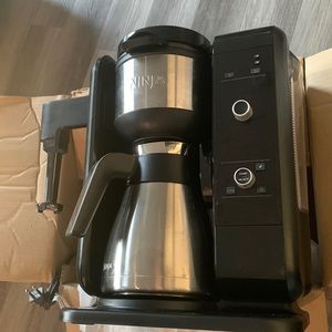 Ninja hot and cold brew coffee maker with frother